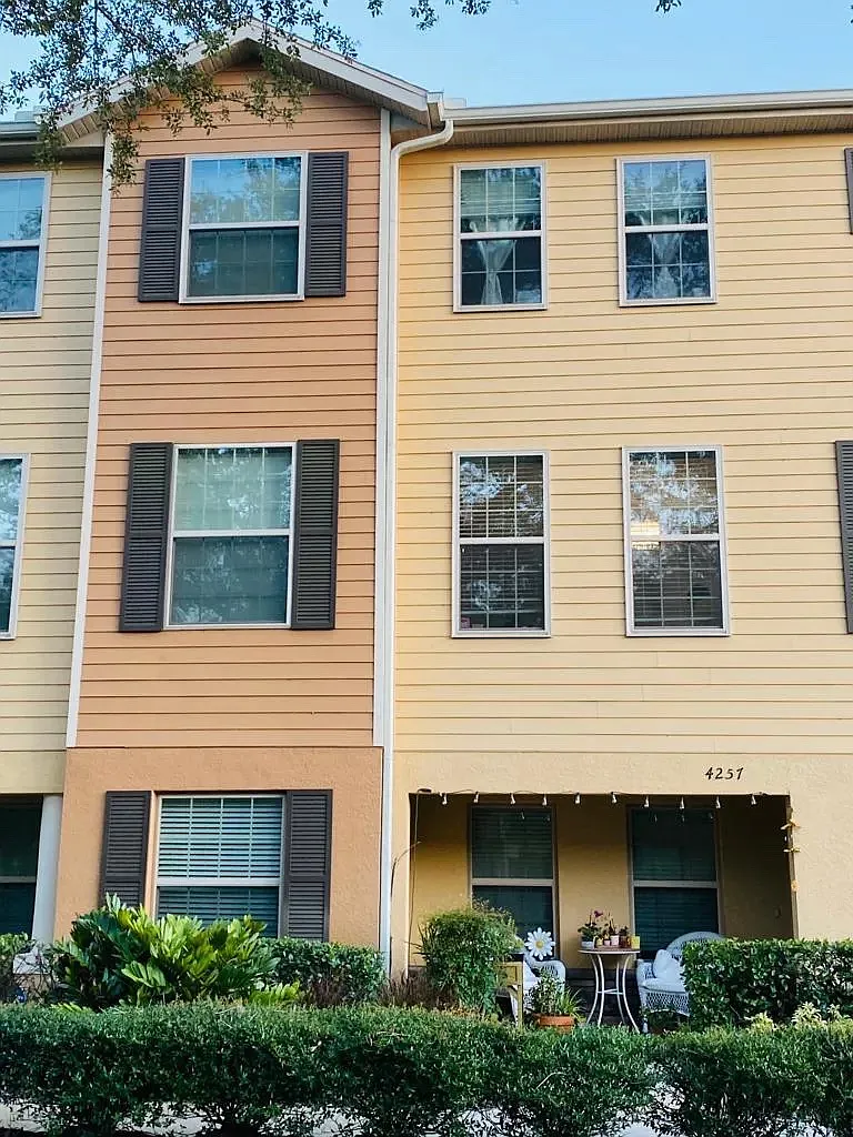 4 bed, 3.5 bath, 2270 sqft, $2,750 — Photo 3