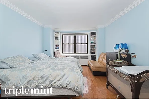 Sold by Triplemint | media 10