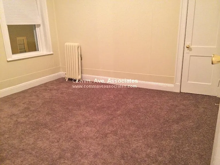 68 Woodstock Ave #11 — Photo 2