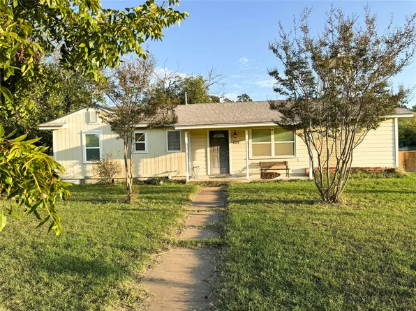 409 W 19th St, Cisco, TX 76437