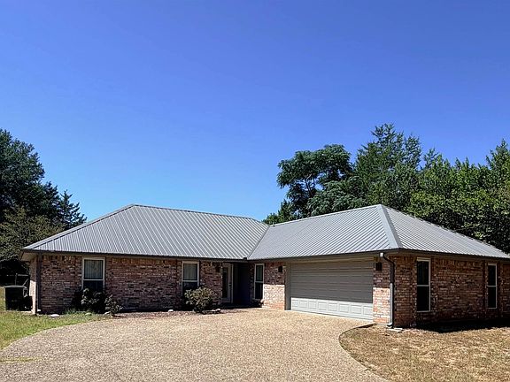 2nd image of 306 Lone Star Ln