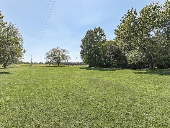 3rd image of 7526 W 100 S