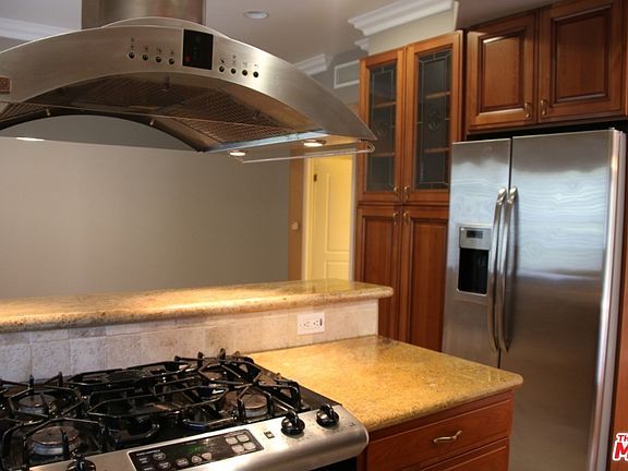 5th image of 1534 Greenfield Ave APT 102