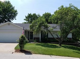 6 Greenwoods Ct, Saint Peters, MO 63376