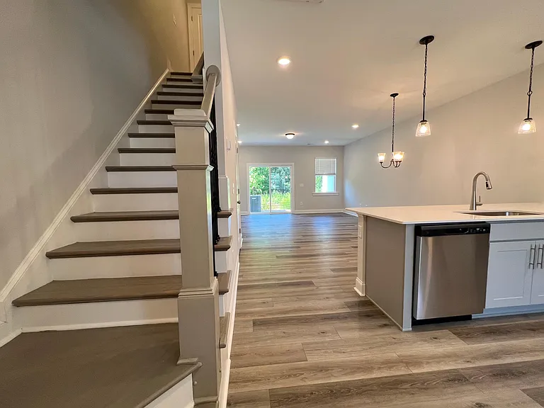 335 Old Grove Ln — Photo 10