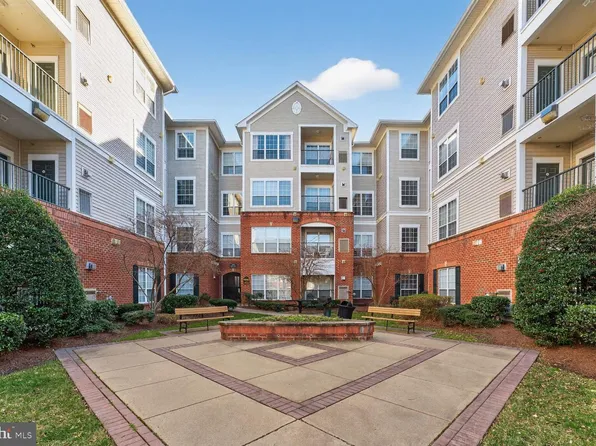 4862 Eisenhower Ave Unit 373, Alexandria, VA 22304