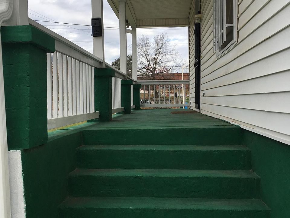 2nd image of 308 Kelly St SE