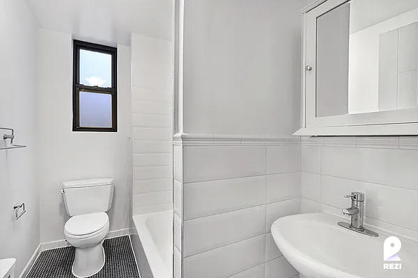 Rented by REZI | media 126