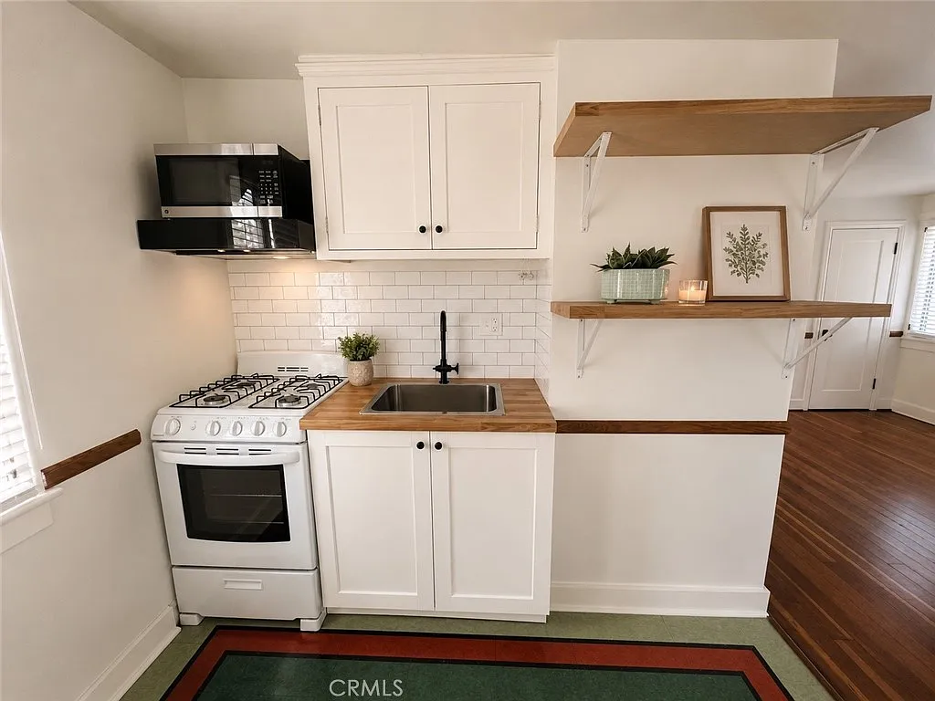 Studio, 440 sqft, $1,850 — Photo 4