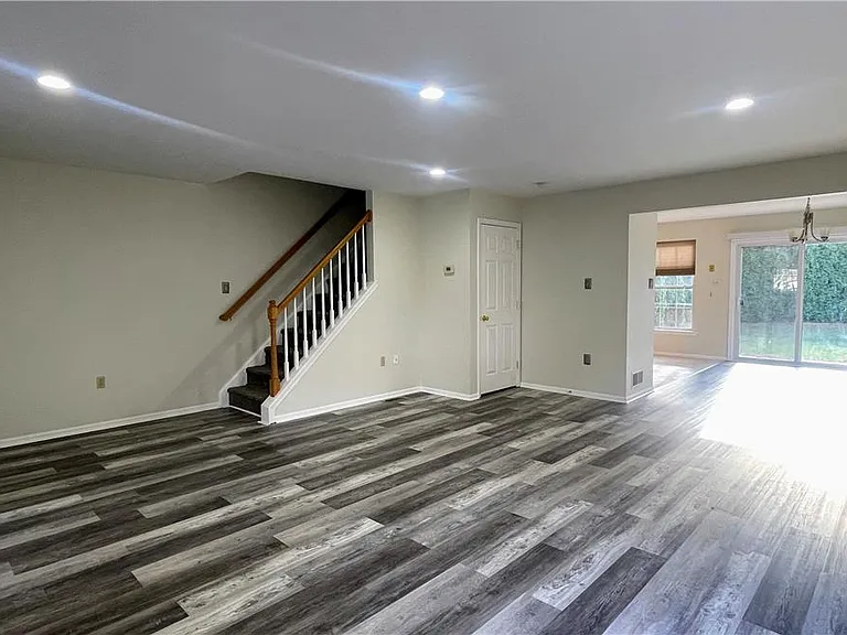 8104 Heritage Dr — Photo 5