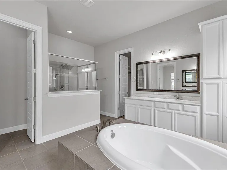 21301 Resource Rd — Photo 15