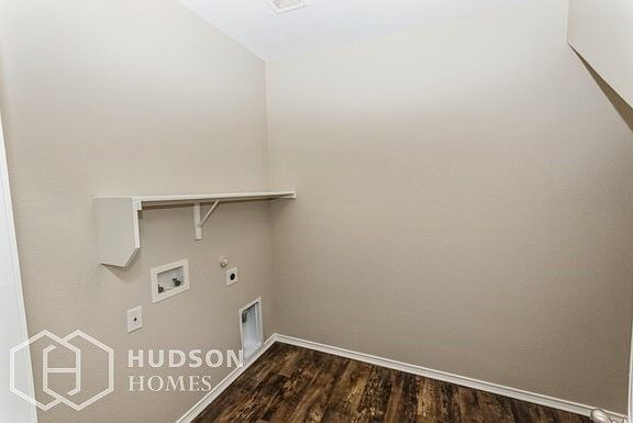 5th image of 1808 Trace Dr