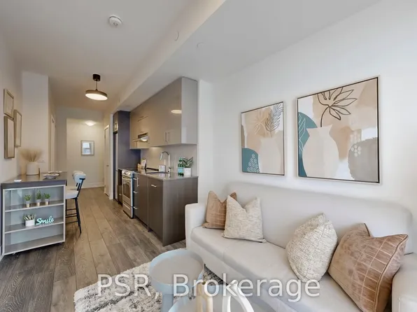 188 Fairview Mall Dr #1016, Toronto, ON M2J 0H7