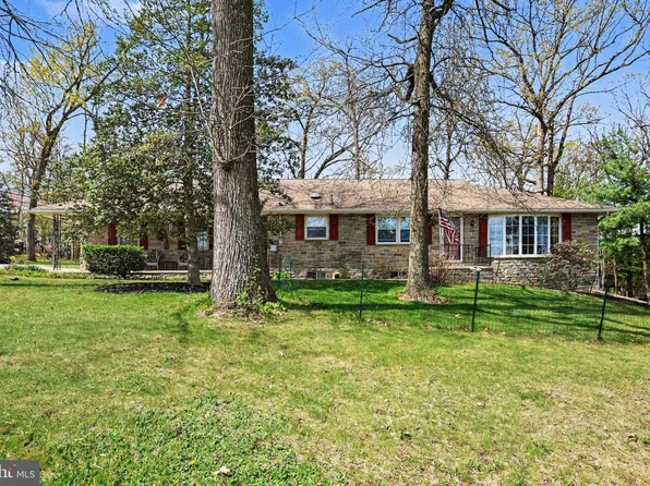 6010 Eyster Ave, Spring Grove, PA 17362