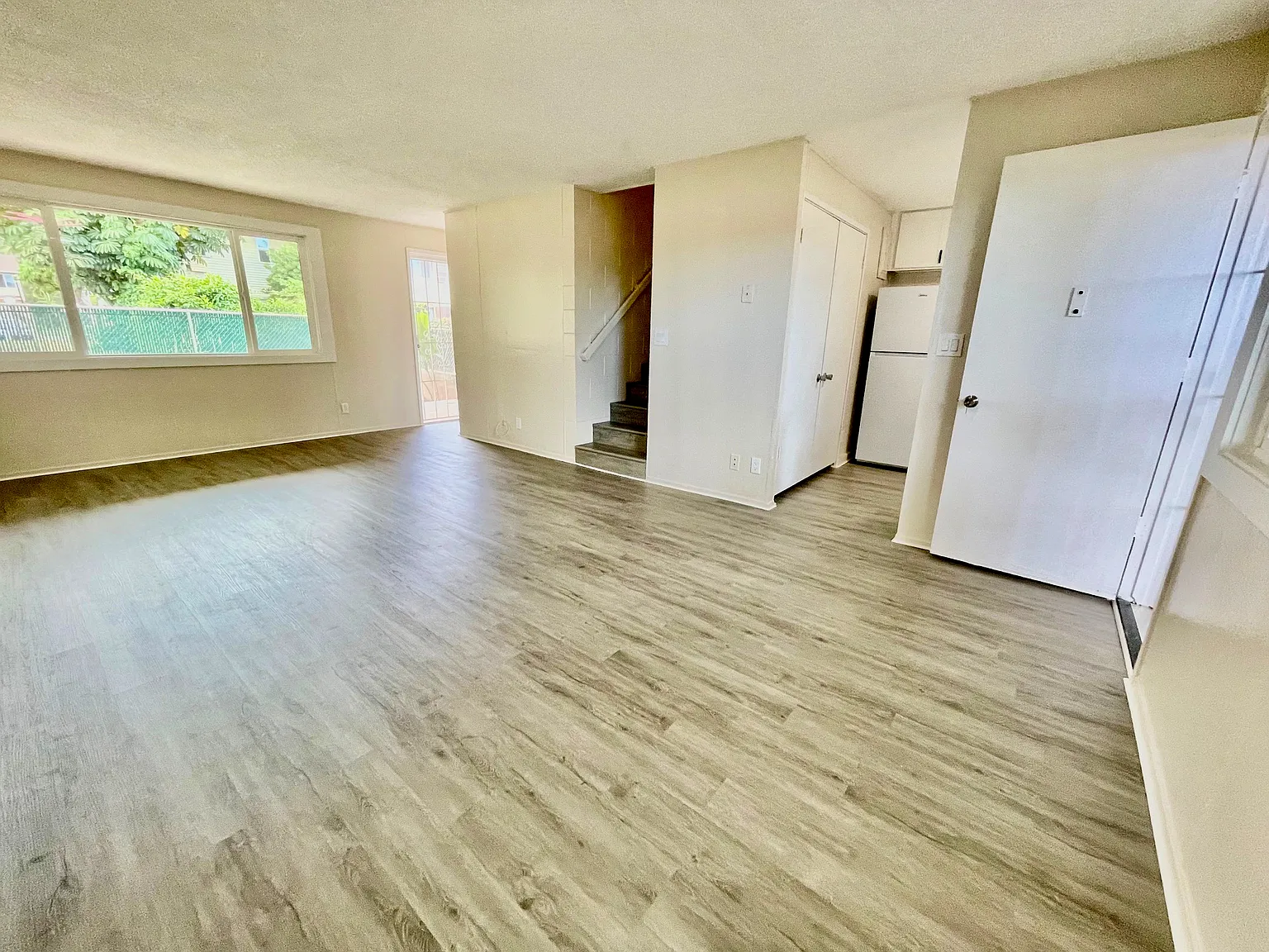 4 bed, 1.5 bath, 1158 sqft, $2,985 — Photo 2