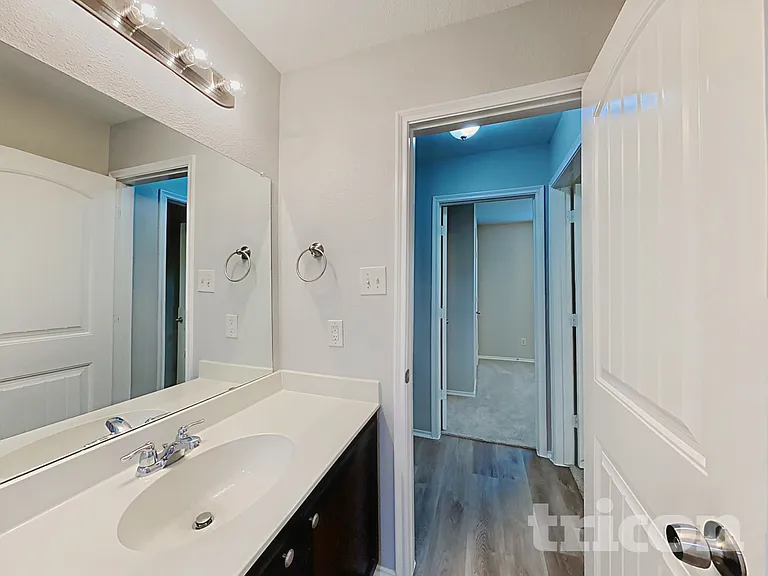 221 Thoroughbred St — Photo 15