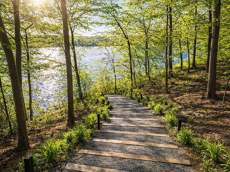 15 Lake View Ct — Photo 3