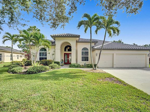 3rd image of 10345 NW 13th Mnr