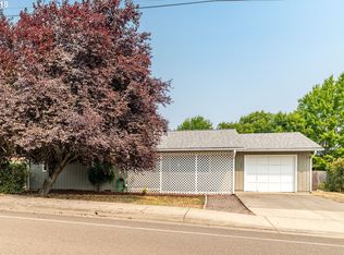 203 Little Valley Rd, Roseburg, OR 97471