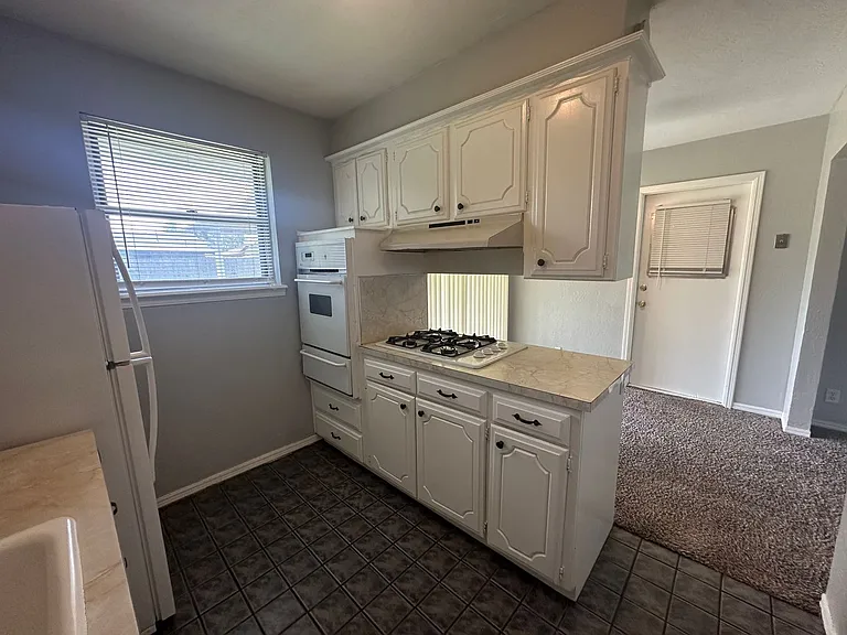 4844 Woodview Dr — Photo 56
