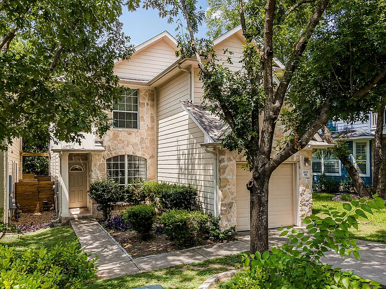 1821 Village Oak Ct — Photo 2