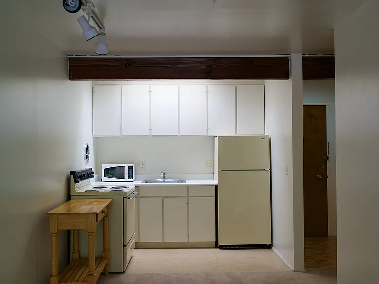 800 Fuller Apartments — Photo 9
