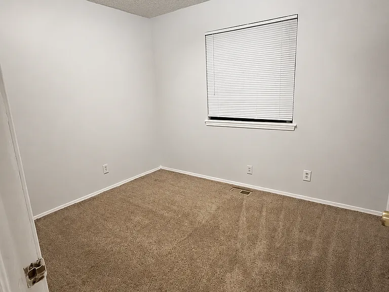 1224 E Selma St — Photo 12