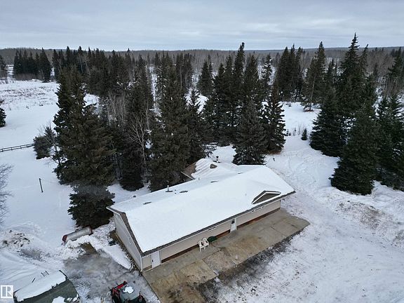 2nd image of 60104 Range Rd #240A