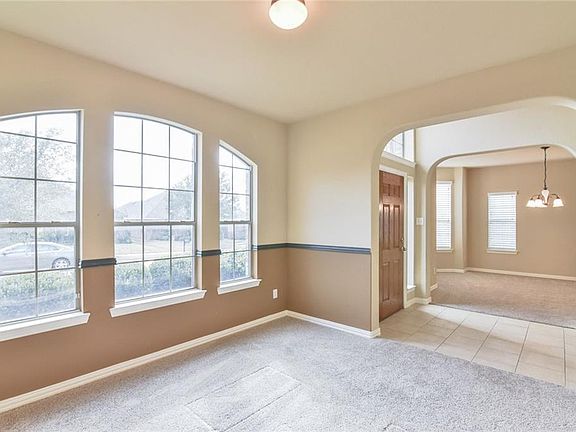 4th image of 104 Brook Hollow Ln