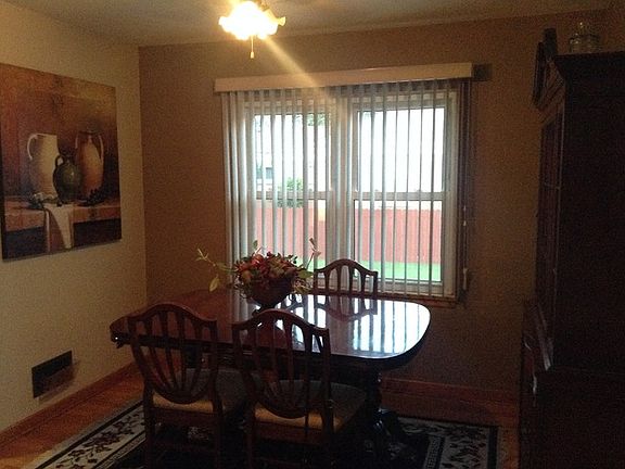 5th image of 9338 Lincoln Ave