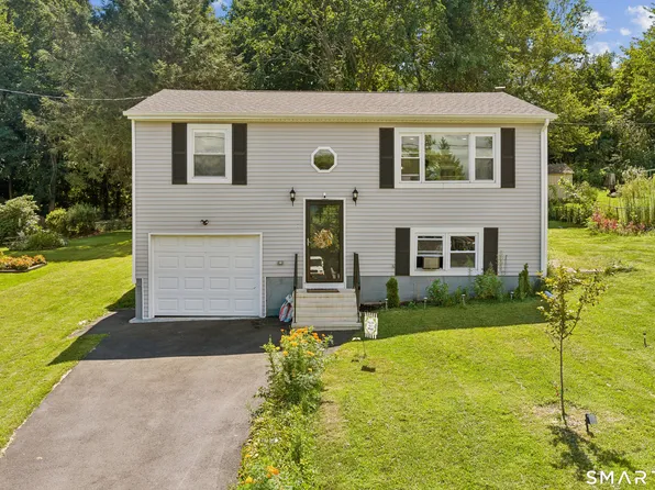 14 Garry Knolls, Danbury, CT 06810