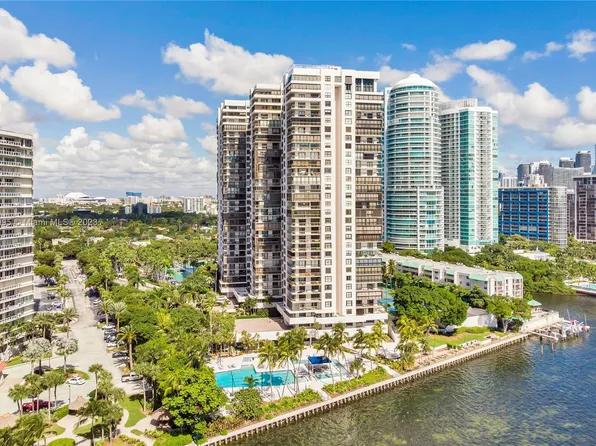 2333 Brickell Ave APT 2212, Miami, FL 33129