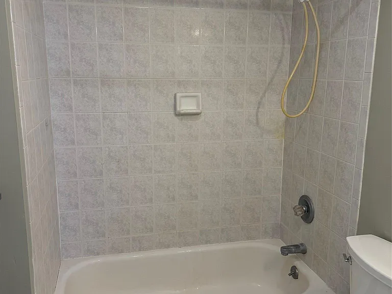 2 Lexington Hl #10 — Photo 21