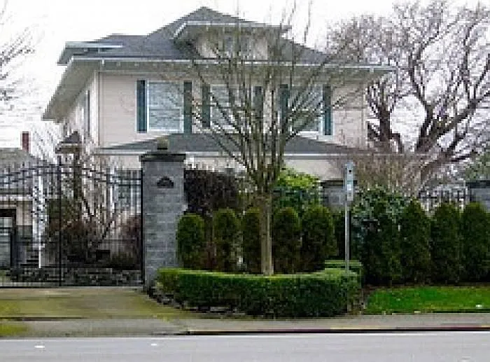 2602 Everett Ave #5