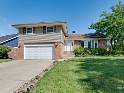 1233 N Hickory Trl, Addison, IL, 60101