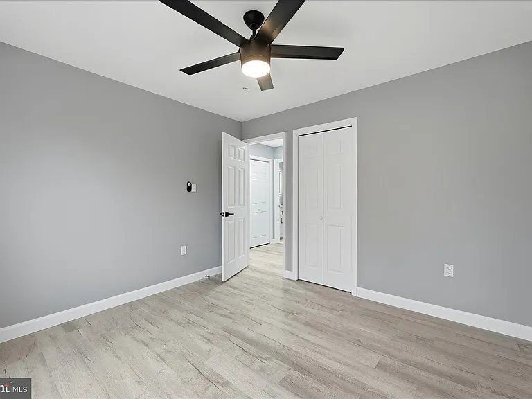 6915 Adel St — Photo 23