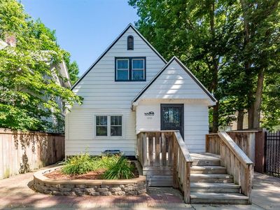 1556 8th Ave SE, Cedar Rapids, IA, 52403