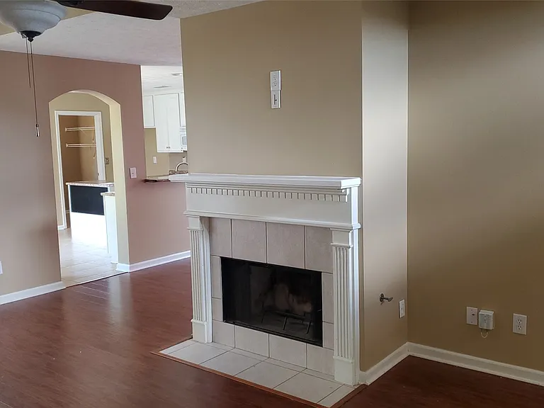 8755 Ridgestone Ct — Photo 3