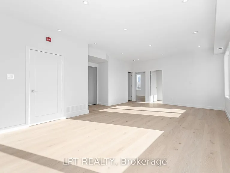 319 Shakespeare St #9 — Photo 9