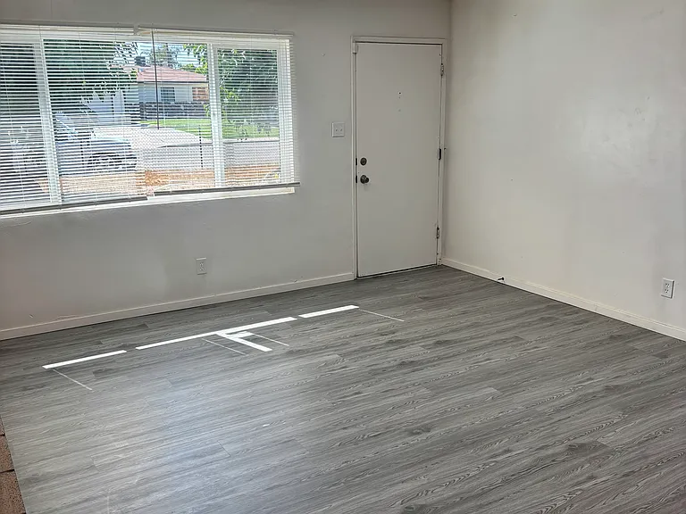 4300 Kenny St — Photo 5