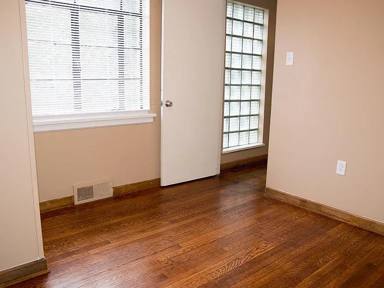 1223 Greenbrier Rd #1/2 — Photo 17