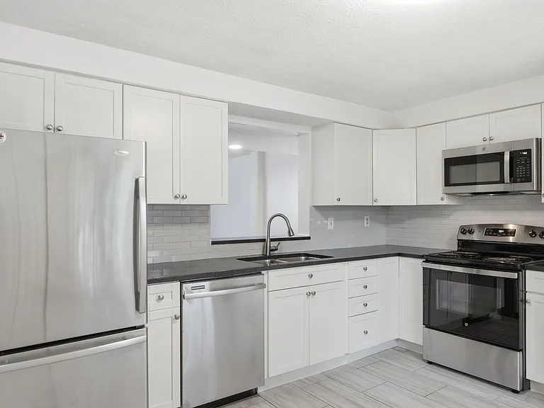 7 Leatherwood Ct — Photo 5