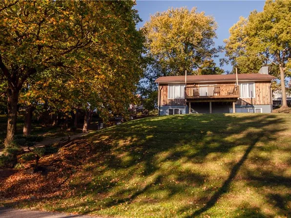 1111 Riverview Dr, Atchison, KS 66002