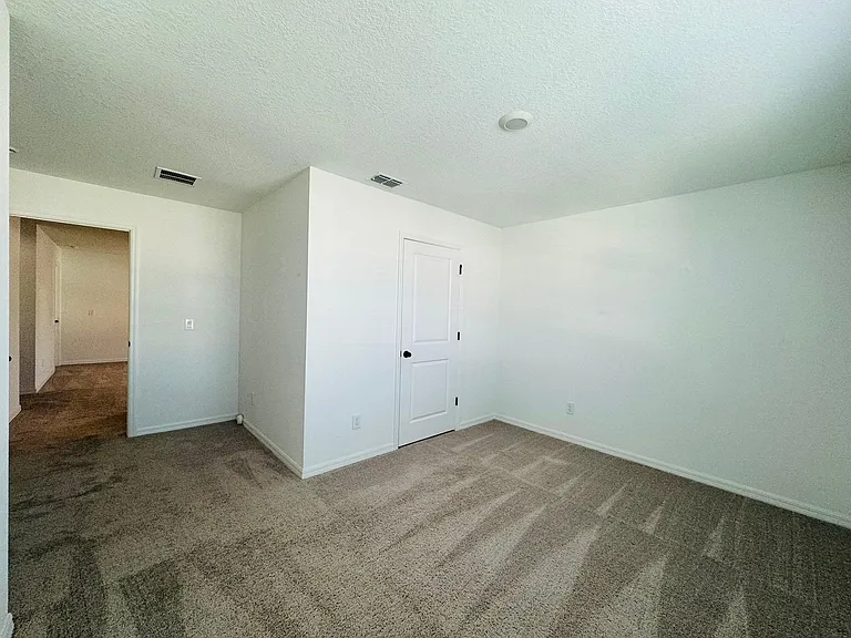 2175 Derwent Dr — Photo 13