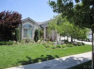 1030 Evergreen Ave, Lemoore, CA 93245