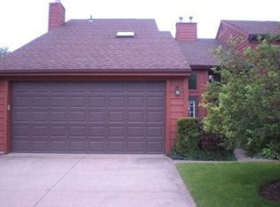 707 Village Club Rd, Northfield, OH 44067