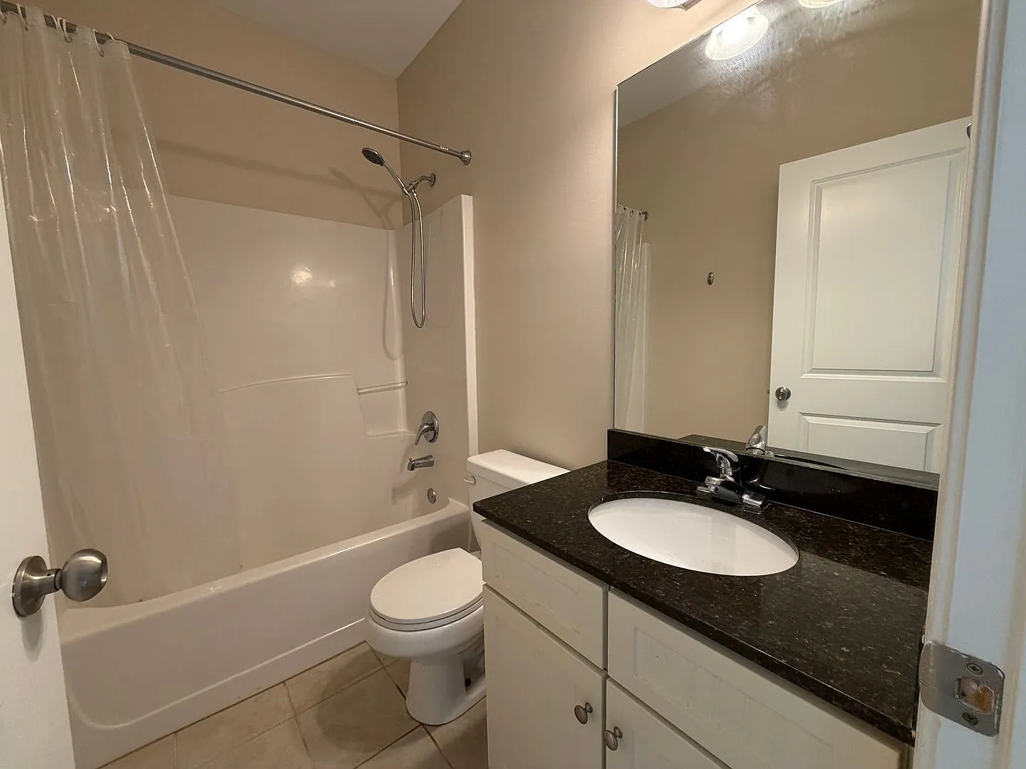 1.8 Miles from UGA Vet Teaching Hospital - Lovely 3 Bedroom 3 Bath Townhouse on the east side of ... — Photo 4