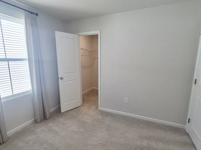 130 Robinia Rd — Photo 23