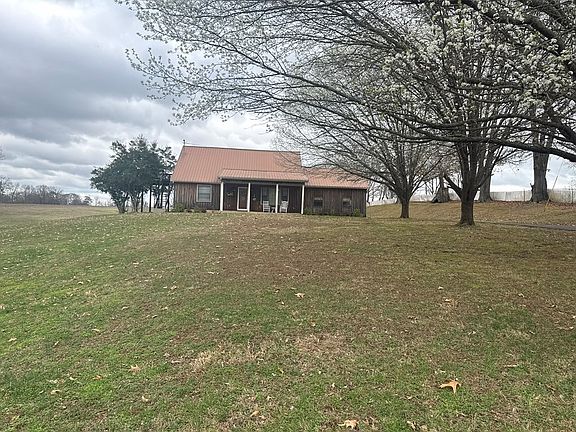 2nd image of 935 Oak Manor Rd