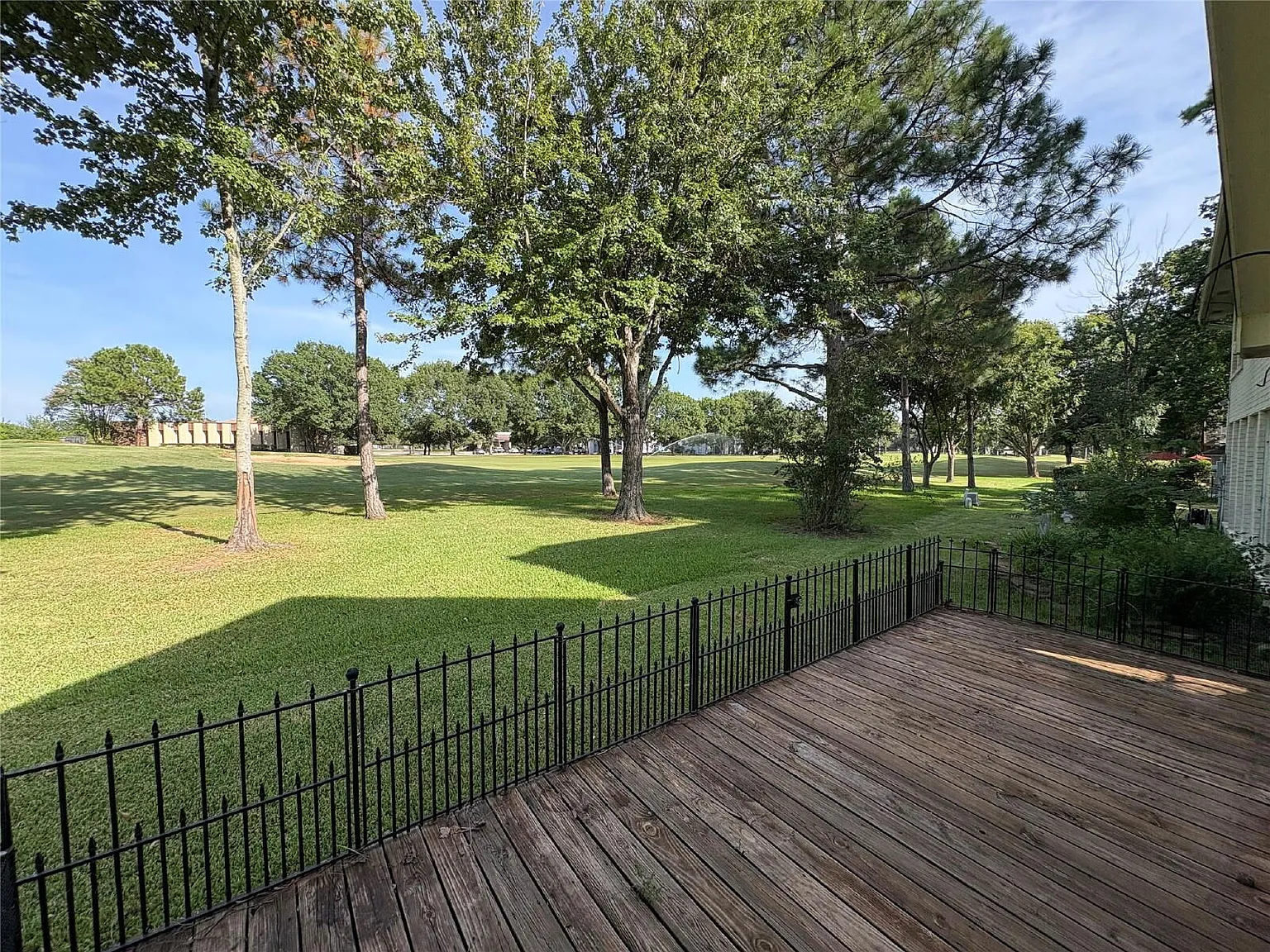 3 bed, 2.5 bath, 2011 sqft, $2,300 — Photo 4
